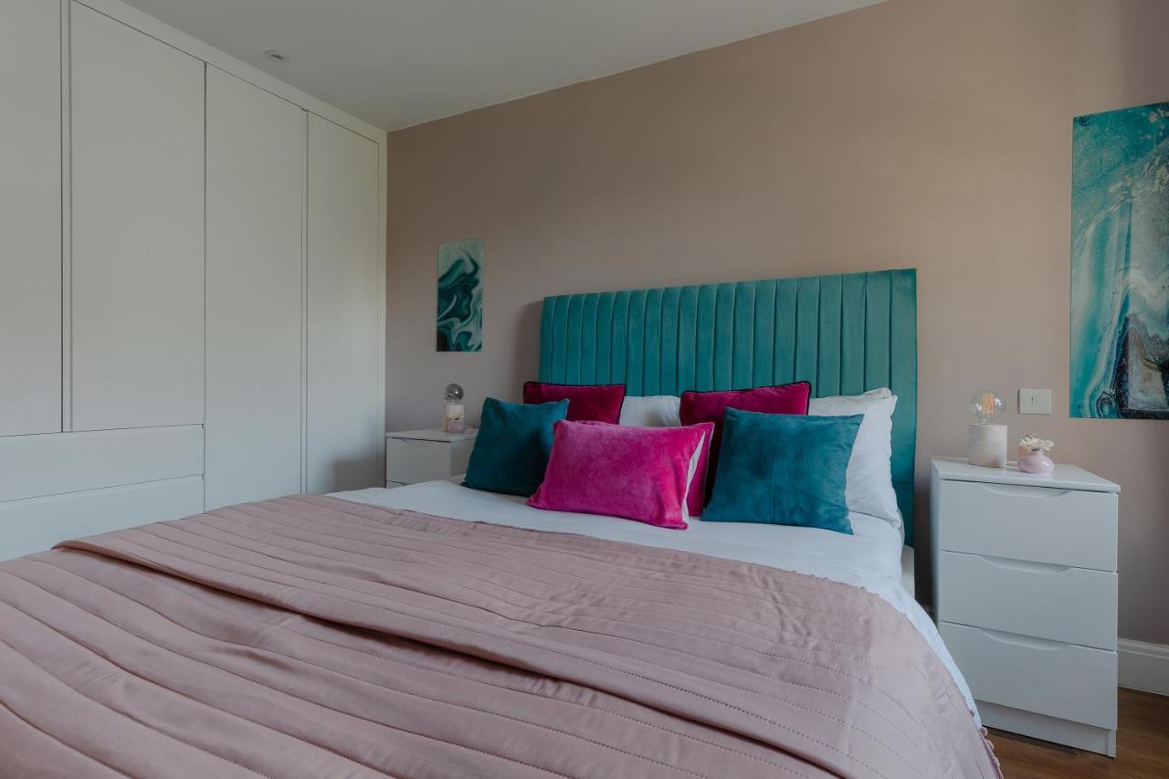 Notting Hill & Hyde Park Exclusive West-End Serene Designer Family Home 5Bed4Bath 런던 외부 사진